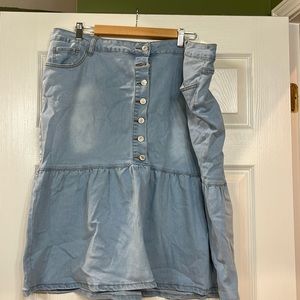 NWOT Light Denim Plus Size Skirt